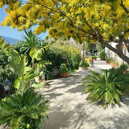 Guest house Casa Lachesi *