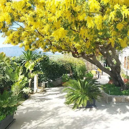 Casa Lachesi Guest house