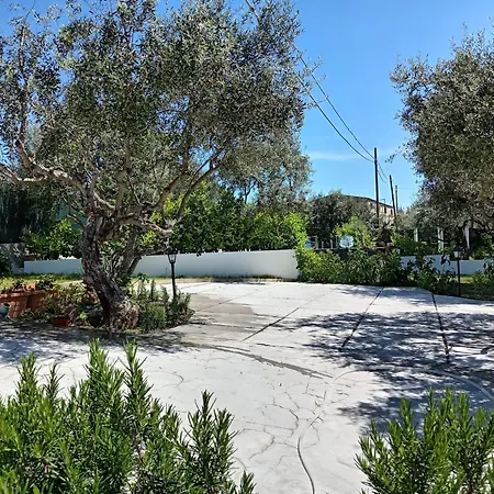 Lachesi Guest house