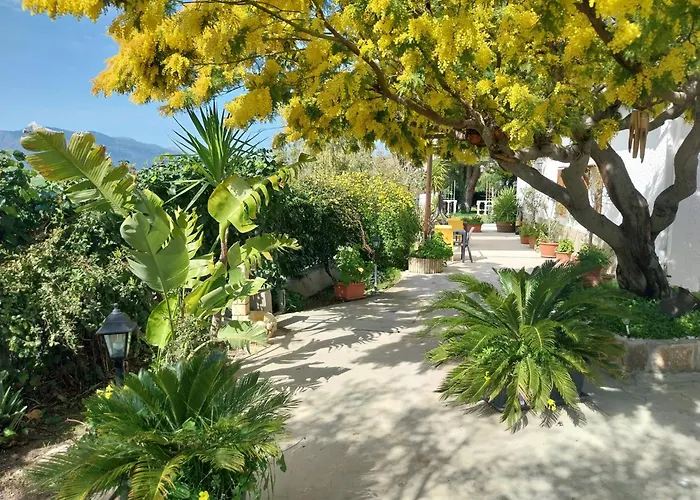 Casa de hóspedes Lachesi 3*